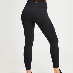 NWT Abyl Seemless Motion Leggings
